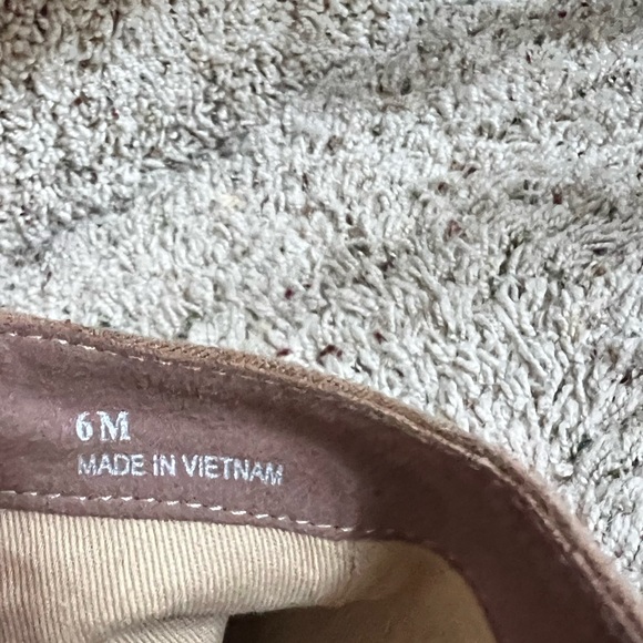 NWOT Linea Paolo Windy Snip Toe Bootie Color Mushroom Size 6 - Picture 8 of 9